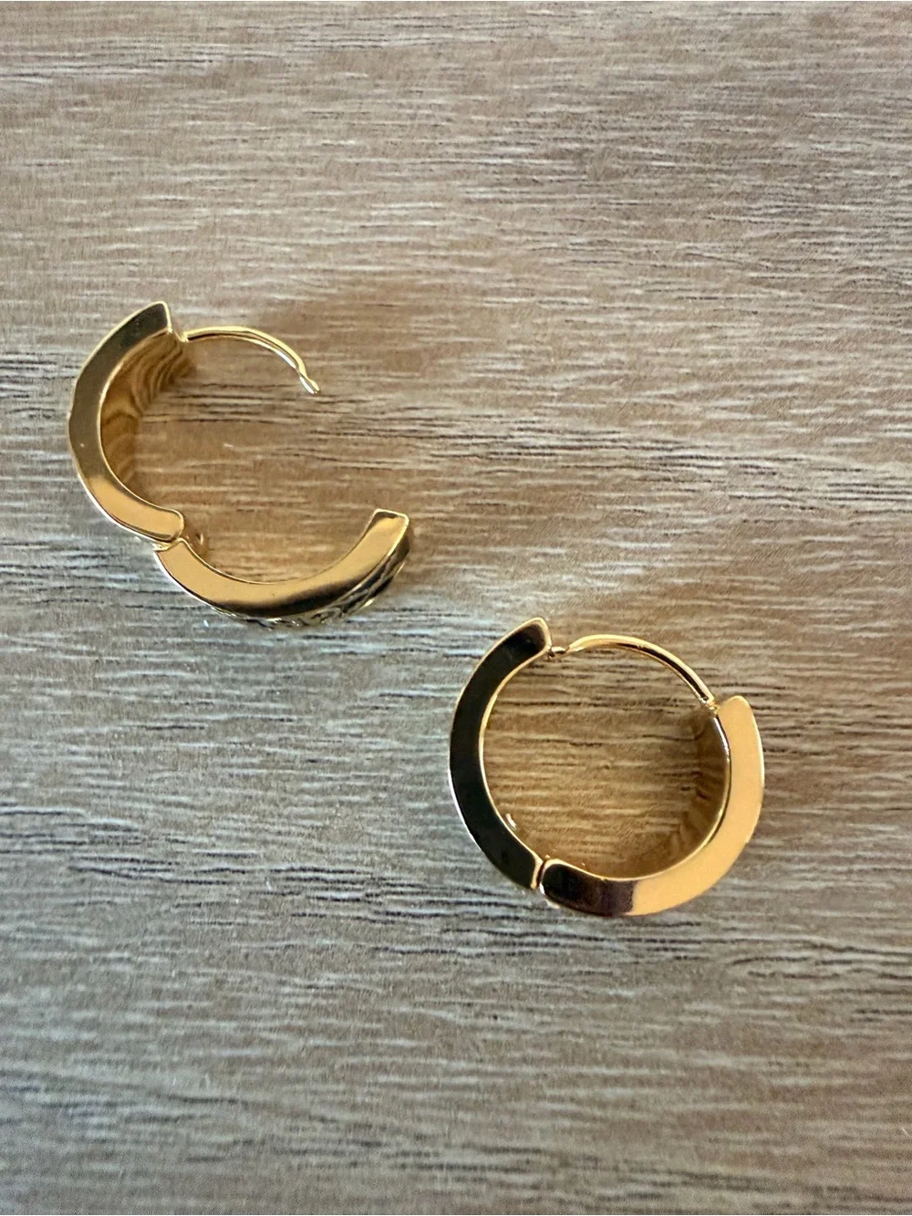 Tory Burch Kira Black Enamel Logo Huggie Hoop Earrings Gold Tone